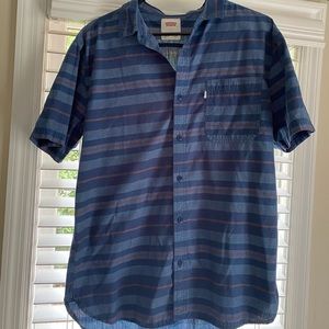 Levi's Brand Button Down T-Shirt